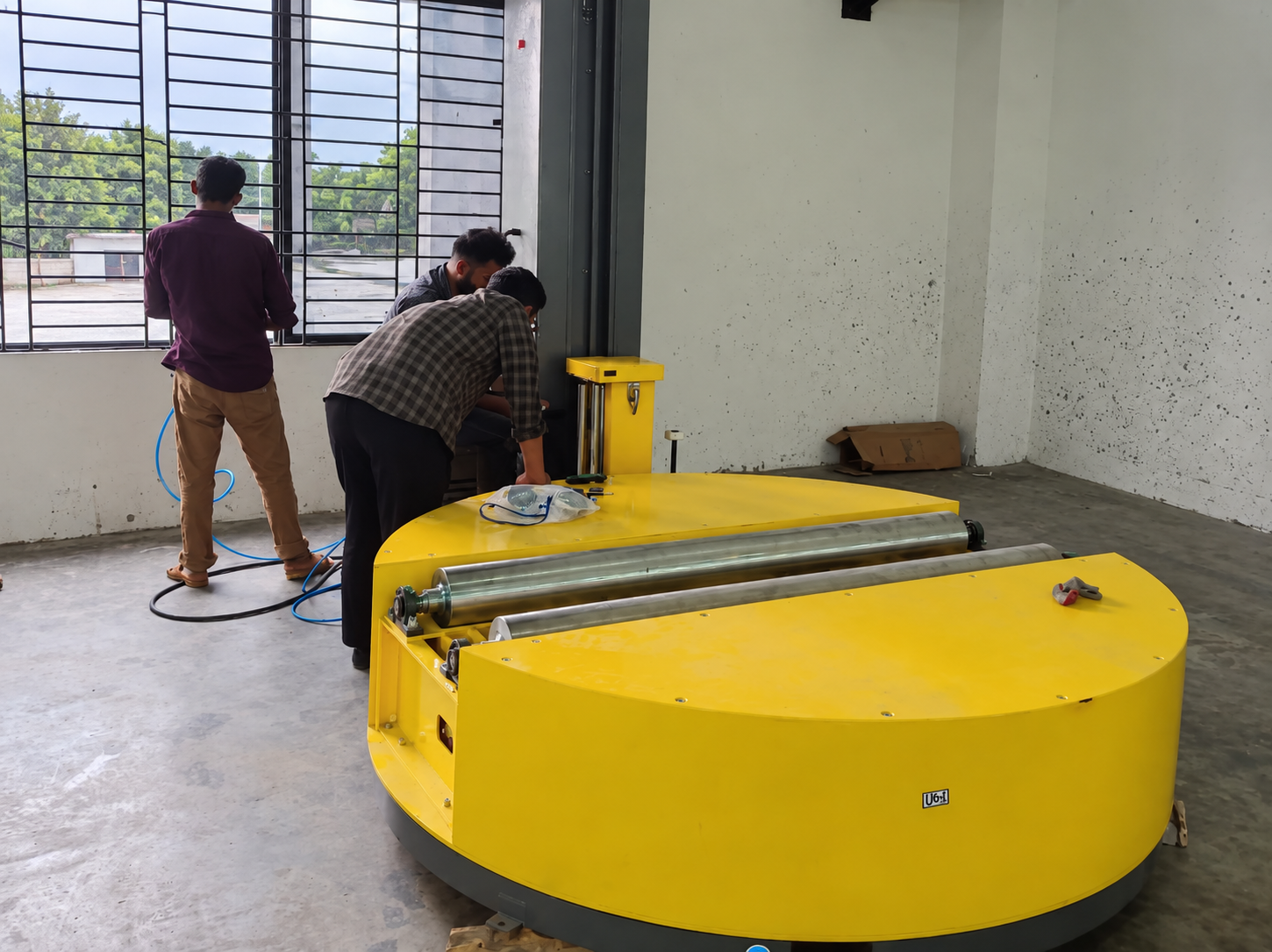 Pallet Wrapping & Fabric Roll Stretch Wrapping Machine — photo 3