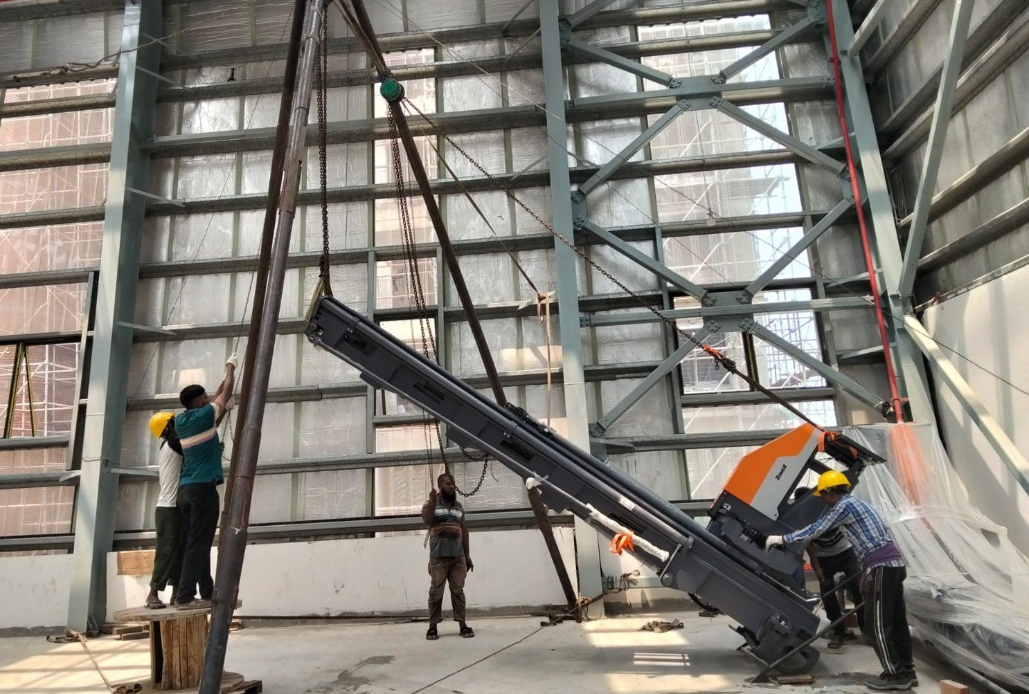 Man-Down Electric VNA Forklift (Seated Type) - 4 Units — photo 3